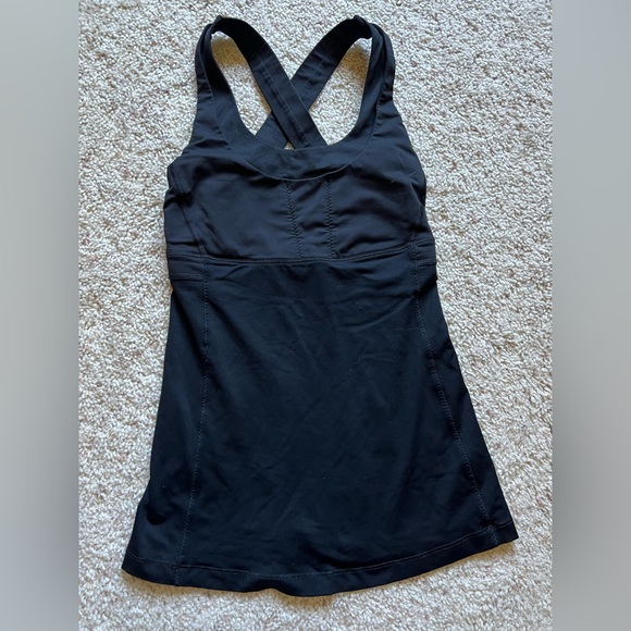 Lululemon black tank Sz 4 - Picture 1 of 2